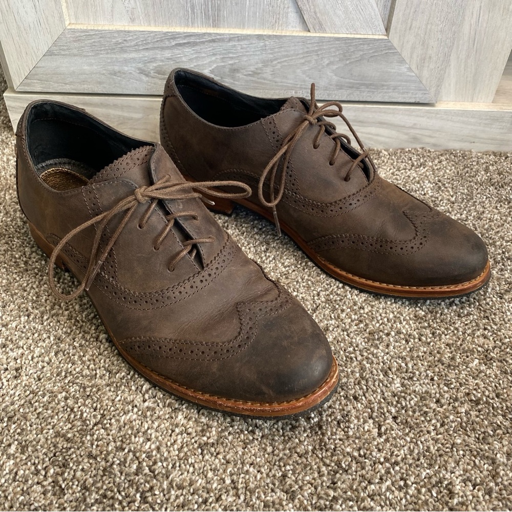 Sebago Women's Claremont Brogues in a brown suede and leather finish 10